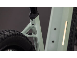 CUBE Reaction Hybrid Pro 800 click to zoom image