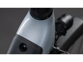 CUBE Supreme Hybrid Comfort One 600 click to zoom image