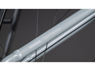 CUBE Supreme Hybrid Comfort One 600 click to zoom image