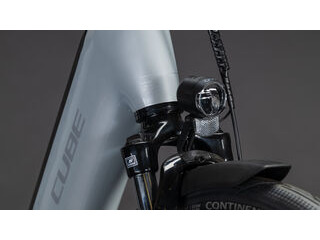 CUBE Supreme Hybrid Comfort One 600 click to zoom image