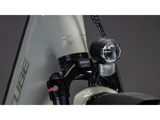 CUBE Supreme Hybrid Deluxe One 600 click to zoom image