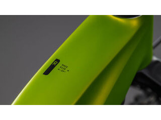 CUBE Reaction Hybrid Race 800 click to zoom image