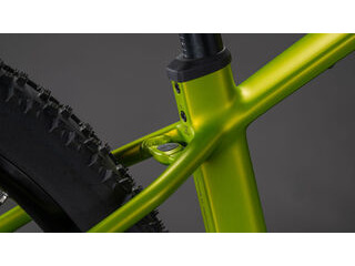 CUBE Reaction Hybrid Race 800 click to zoom image