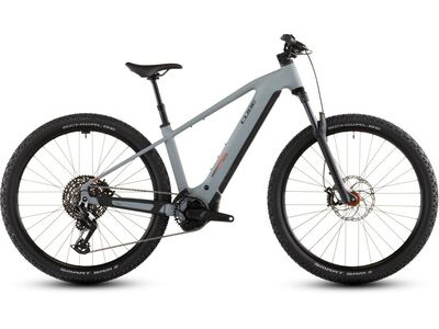 CUBE Reaction Hybrid Race 800