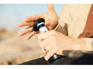 QUADLOCK MOUNTING SYSTEM MAG Phone Ring/Stand & Bottle Opener click to zoom image